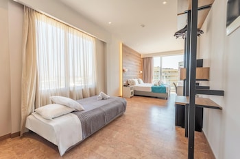 One Bedroom Triple Family Room