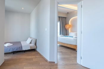 Deluxe Suite, Pool View