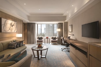 Valley Wing, Executive Suite, 1 King Bed
