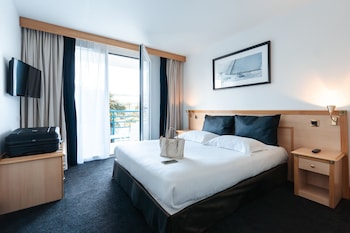 Suite STANDING grand lit et canapé-lit pour enfant de 12 ans maximum