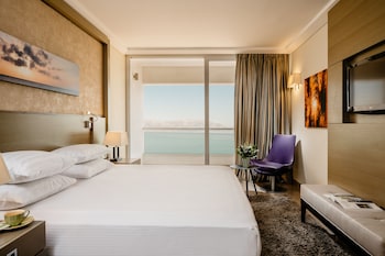 Executive Deluxe Suite