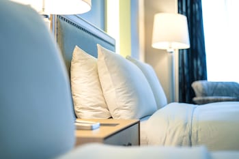 Executive Suite, 1 King Bed, Club Lounge Access