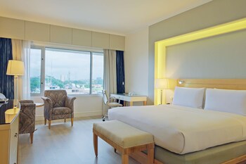Deluxe Room, 1 King Bed