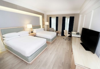 Executive Room, Club Lounge Access