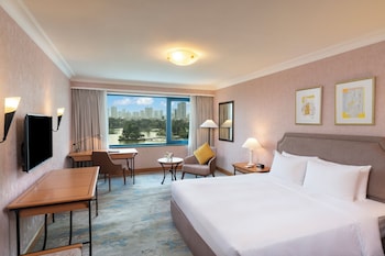 Grand Deluxe King Lake View
