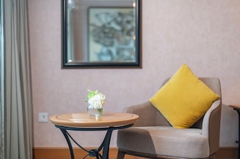 Grand Deluxe Twin Lake View