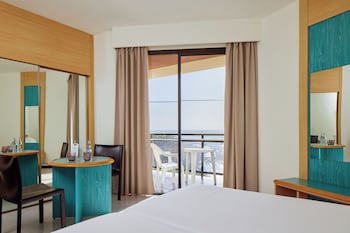Standard Triple Room, Oceanfront (2 Adults + 1 Child)