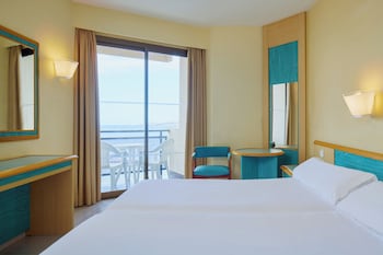 Standard Room (Lateral Sea View (2AD+1CH))