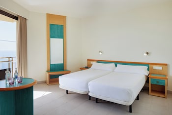 Standard Triple Room, Oceanfront (2 Adults + 1 Child)