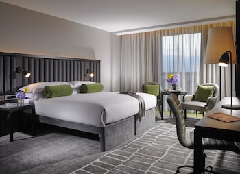 Luxury One Bedroom Suite Room