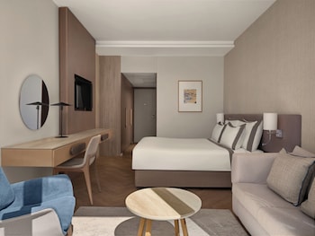 Premium Pool and Seaview Room (16+ years old)