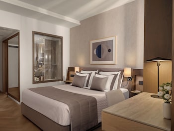 Junior Pool & Sea View Room (16+ years old)