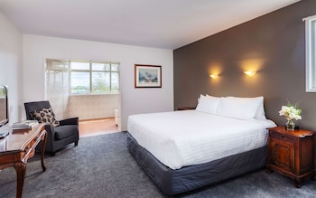 King One Bedroom Suite