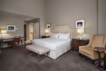 Deluxe Classic, 1 King Bed, Non-Smoking
