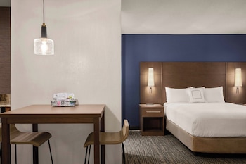 Studio, 1 Queen Bed (Mobility Accessible, Tub)