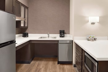 Suite, 2 Bedrooms (Mobility Accessible, Roll-In Shower)