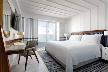 Suite, 1 Bedroom, Oceanfront (Mobility/Hearing Access, Roll-In Shwr)