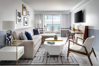 Suite, 1 Bedroom, Oceanfront (Mobility/Hearing Access, Roll-In Shwr)