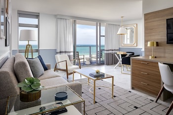 Suite, 1 Bedroom, Oceanfront (Mobility/Hearing Access, Roll-In Shwr)