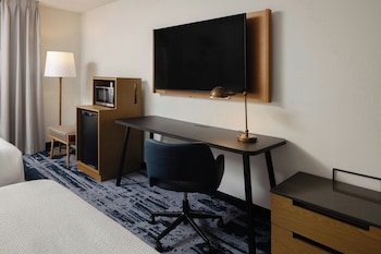 Room, 2 Queen Beds, Accessible Bathtub