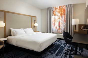 Room, 1 King Bed, Hearing Accessible (Accessible Bathtub)