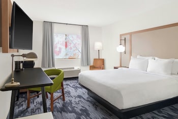 Room, 1 King Bed, Hearing Accessible (Roll-in Shower & Transfer Shower)