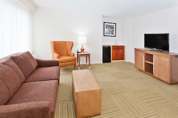 Suite, 1 King Bed, Non Smoking