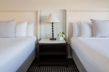 Deluxe Double Queen Balcony