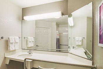 Room, 2 Double Beds, Accessible, Non Smoking (Mobility Accessible)