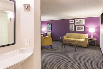 Suite, 1 King Bed, Non Smoking