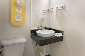 Deluxe Room, 1 King Bed, Non Smoking, Refrigerator & Microwave