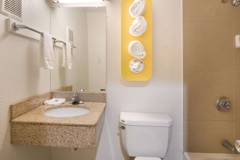 Deluxe Room, 1 King Bed, Smoking, Refrigerator & Microwave