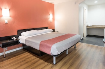 Deluxe Room, 1 King Bed, Non Smoking, Refrigerator & Microwave