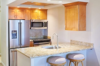 Suite, 1 Bedroom, 2 Bathrooms, Garden View