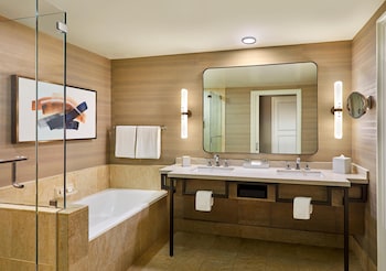 Courtyard Suite
