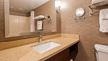 Suite, 1 King Bed with Sofa bed, Non Smoking, Refrigerator & Microwave (with Sofabed)