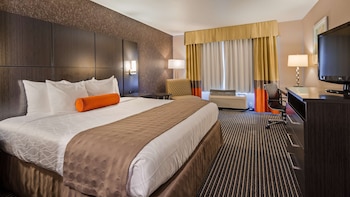 Suite, 1 King Bed with Sofa bed, Non Smoking, Refrigerator & Microwave (with Sofabed)