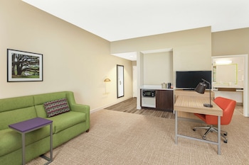 Suite, 1 King Bed, Accessible, Non Smoking