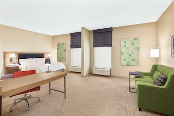 Suite, 1 King Bed, Accessible, Non Smoking
