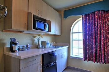 Standard Suite, 1 King Bed