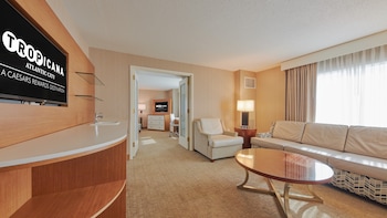 HAVANA ONE BEDROOM SUITE 1 KING NON-SMOKING