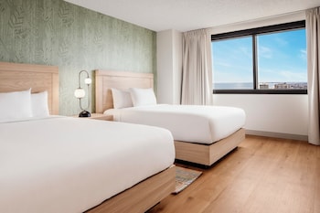 Solana Luxury Room, 2 Queens, Non-Smoking