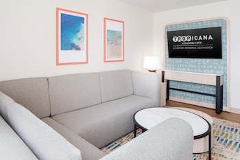 Solana One Bedroom Suite, 2 Queens, Non-Smoking
