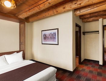 Suite, 2 Queen Beds (Junior Suite)