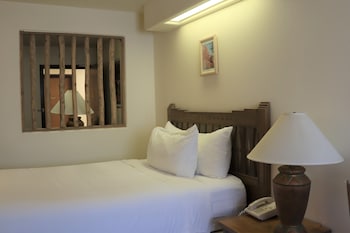 Room, 1 Queen Bed, Accessible (Studio Accessible Room (No Pets))