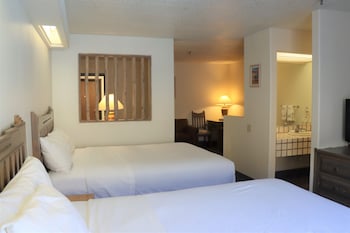 Standard Suite, Multiple Beds (Studio Room (No Pets))