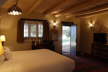 Superior Room, 2 Queen Beds (Historic Sagebrush Room Two Beds)