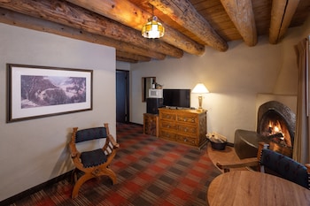 Suite, 2 Queen Beds (Junior Suite)