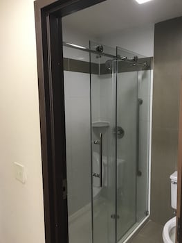 Standard Room, 1 King Bed, Accessible (Mobility, Accessible Tub)