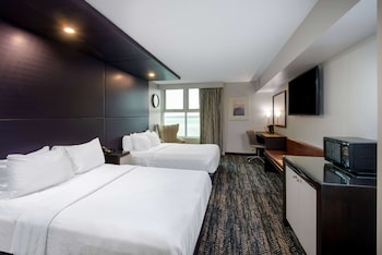 Room, 2 Queen Beds, Non Smoking, Lake View